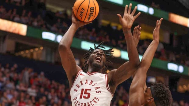 Razorbacks' Makhi Mitchell inside against Vanderbilt in SEC Championship